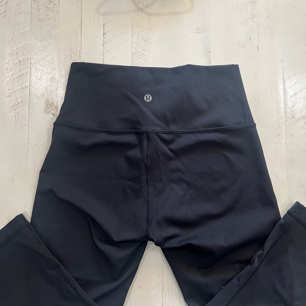 lululemon athletica womans Black Crop Leggings size 4